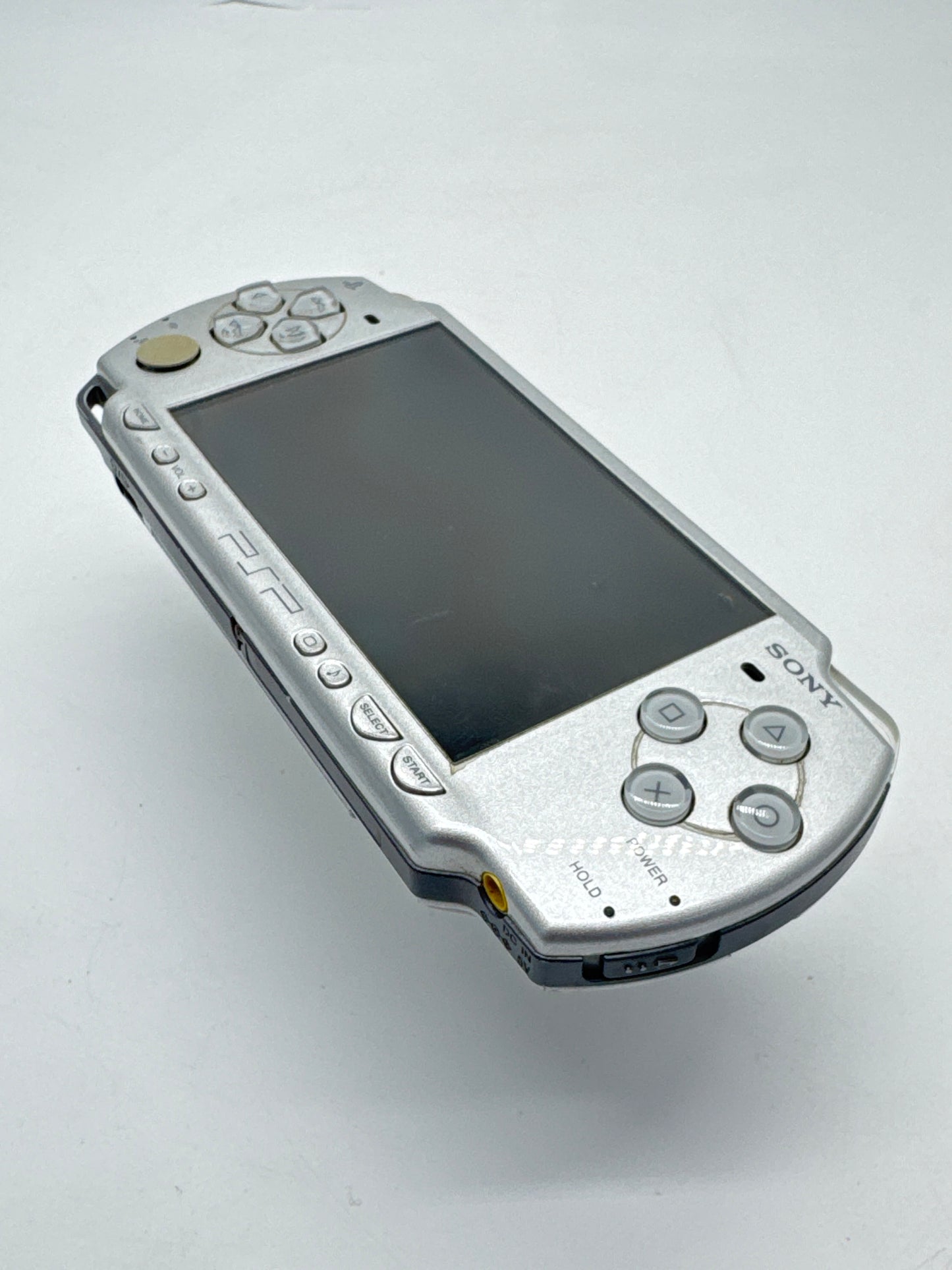 Sony PSP-2000 Silver Console #88  No Back Lid BAD UMD DRIVE READ AS IS