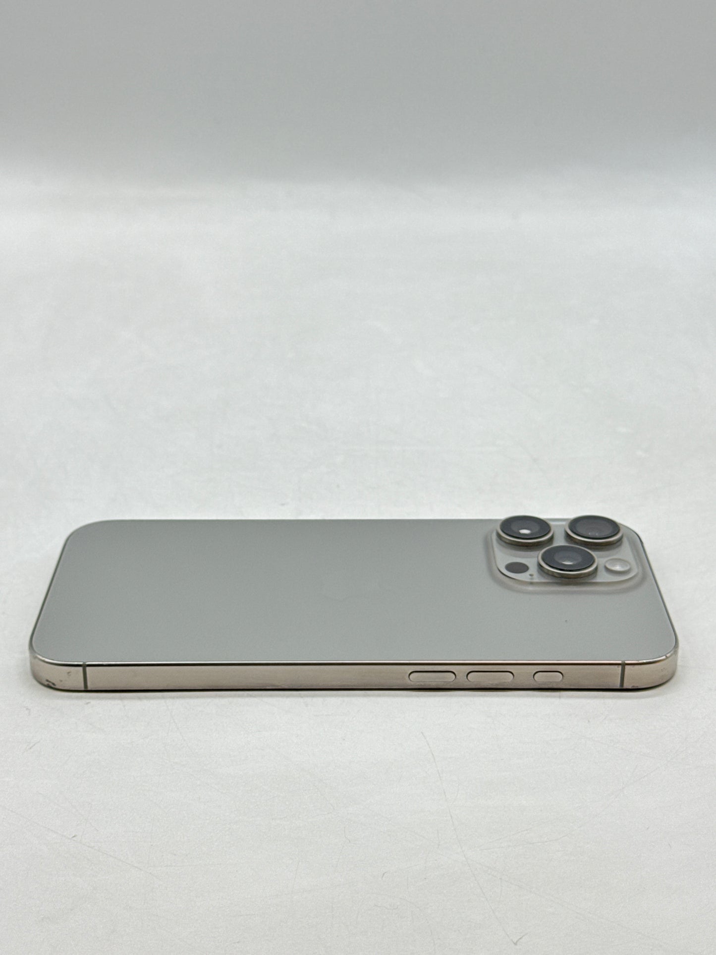 Unlocked Apple iPhone 16 Pro Max A3084 256GB Natural Titanium - Cracked Read!