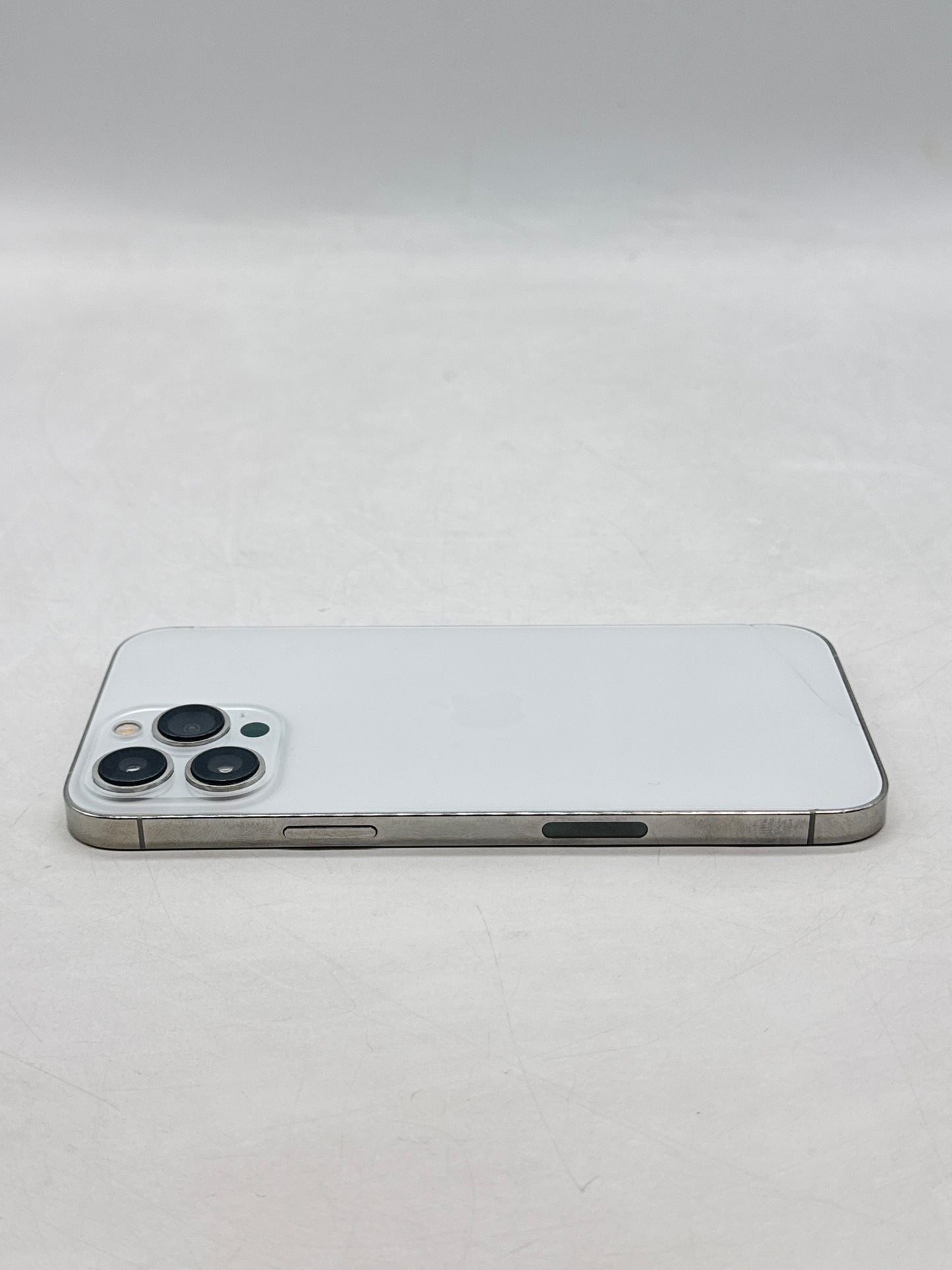 Unlocked Apple iPhone 13 Pro Max A2484 128GB Silver - Cracked Back