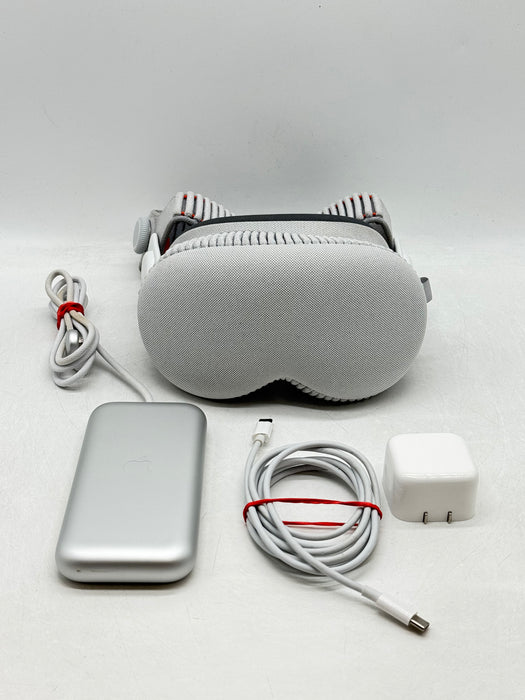 Apple Vision Pro M5 Chip A3416 VR Headset 256GB with Dual Knit Band and extras