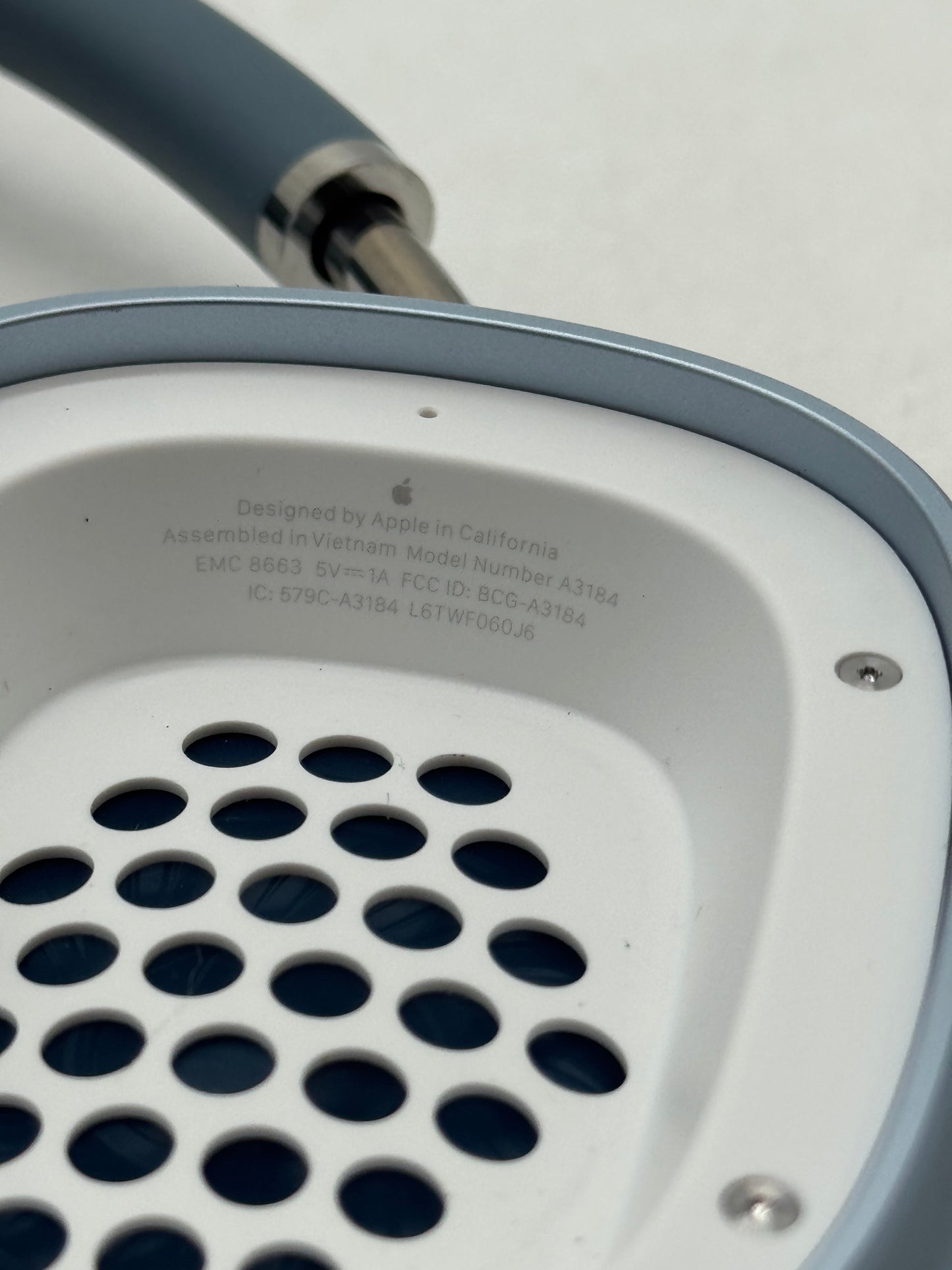 Apple AirPods Max A3184 Wireless Over-Ear Headphones Blue