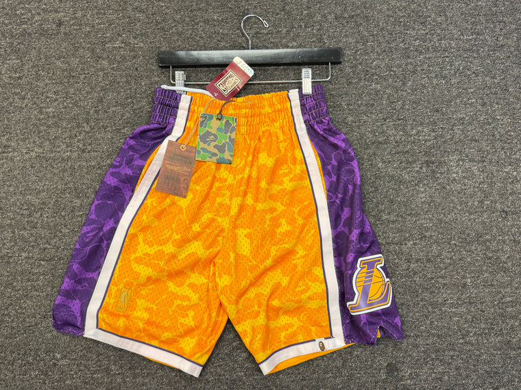 BAPE x Mitchell & Ness Lakers Gold Swingman Camo Shorts Size Small - New