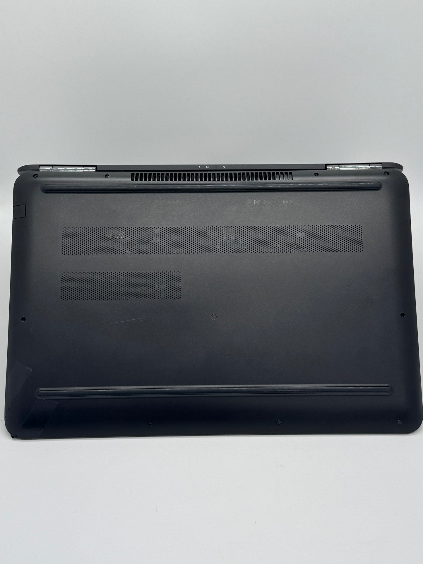HP OMEN 15.6" i7-6700HQ 8GB RAM 128GB SSD 1TB HDD GTX 960M Cracked Corner