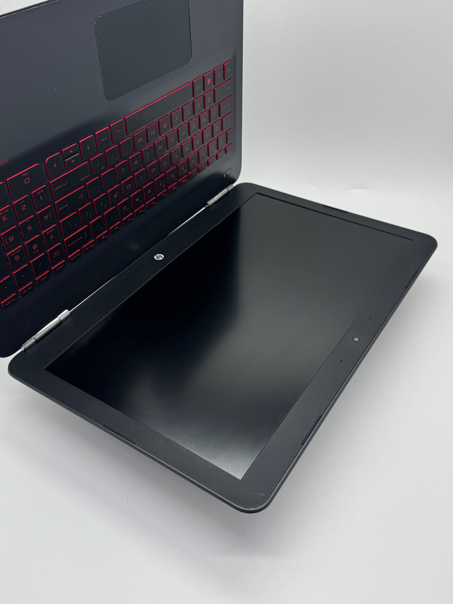 HP OMEN 15.6" i7-6700HQ 8GB RAM 128GB SSD 1TB HDD GTX 960M Cracked Corner