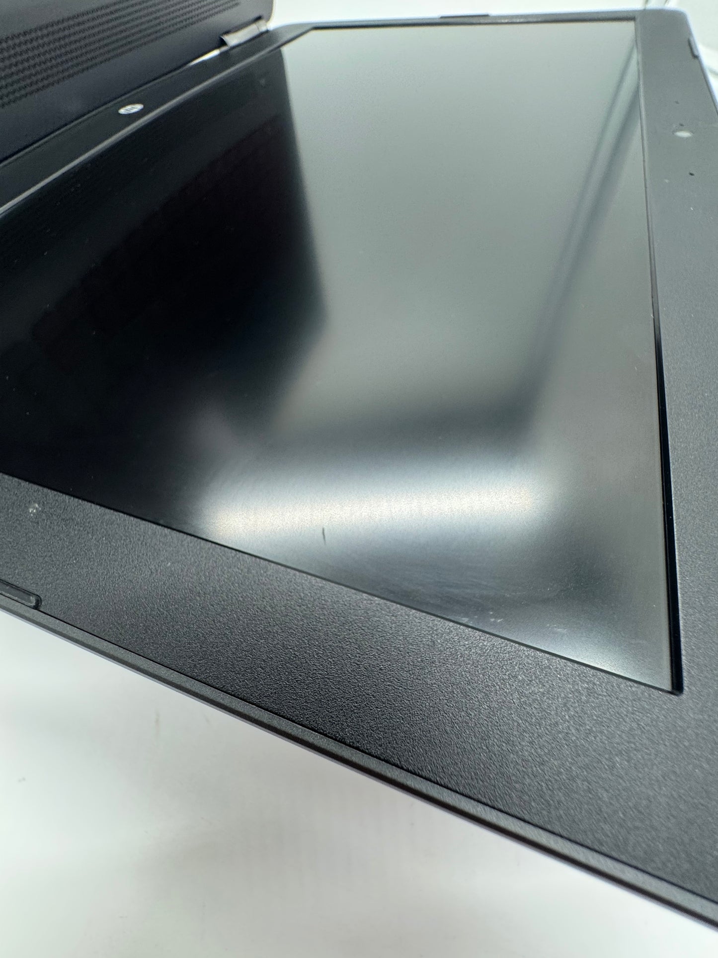 HP OMEN 15.6" i7-6700HQ 8GB RAM 128GB SSD 1TB HDD GTX 960M Cracked Corner